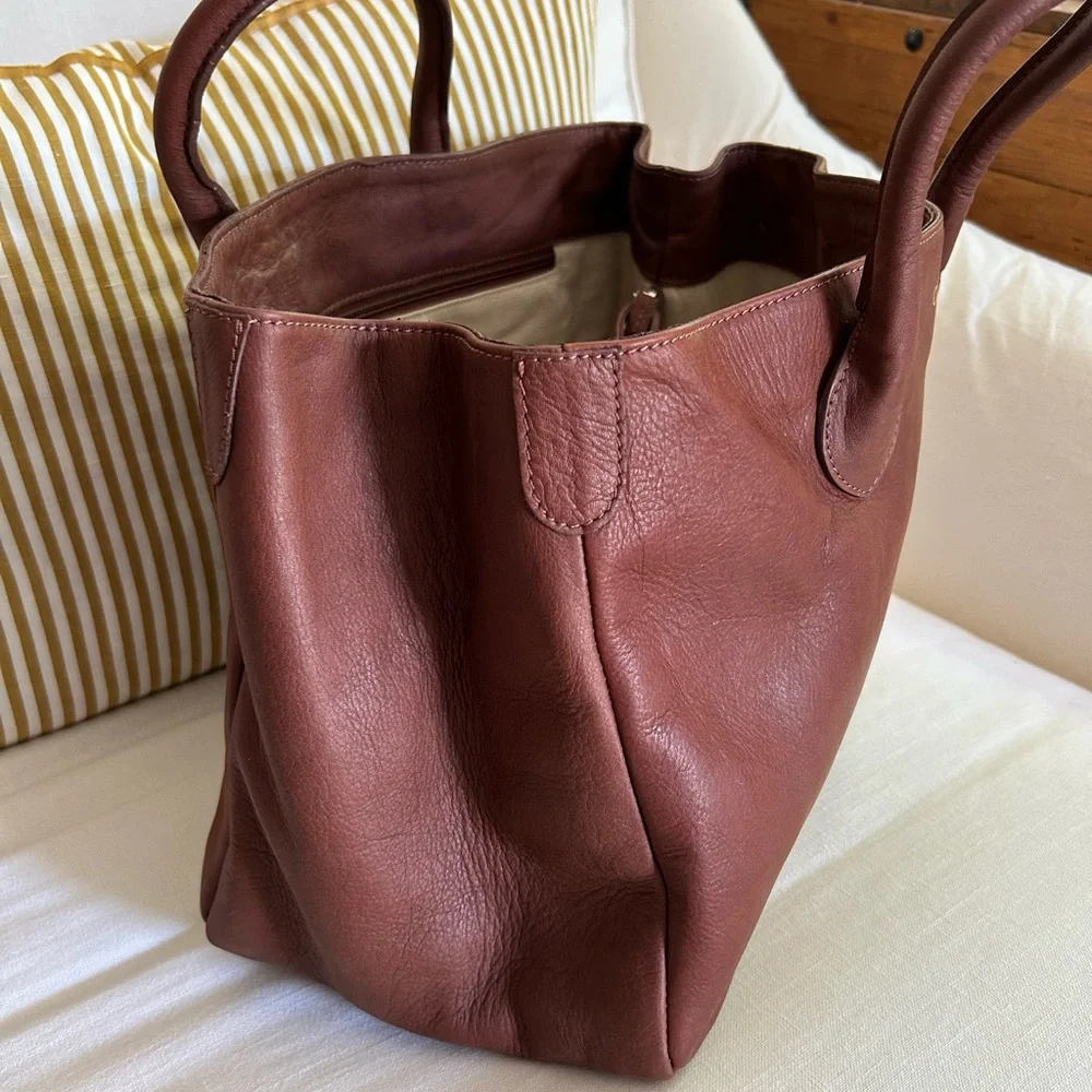 Mark & Graham Brown Leather Tote Classic Design - Picture 4 of 10